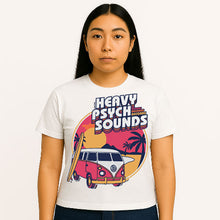 Cargar imagen en el visor de la galería, Person wearing a white t-shirt with a graphic design and text