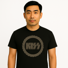 Cargar imagen en el visor de la galería, Person wearing a black t-shirt with KISS logo