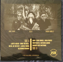 Cargar imagen en el visor de la galería, Mama Doom - Blood Salt Sacrifice back album cover.