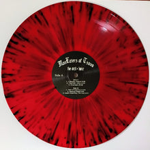 Cargar imagen en el visor de la galería, Vinyl record with red and black splatter design on a white background