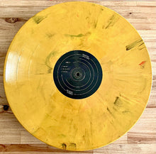 Cargar imagen en el visor de la galería, Mantra Machine - Echoes Forest colored vinyl record.