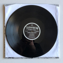 Cargar imagen en el visor de la galería, Vinyl record with a label on a white background