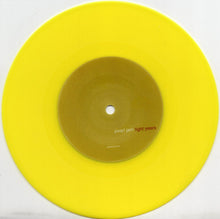 Cargar imagen en el visor de la galería, Vinyl record with yellow outer sleeve and gold inner label displaying 'Pearl Jam Light Years'.