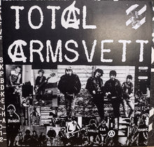 Cargar imagen en el visor de la galería, Album cover for 'Total Armsvett' with band members and text.