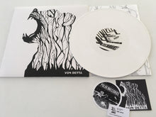 Cargar imagen en el visor de la galería, Vinyl record with cover and additional materials on a white background